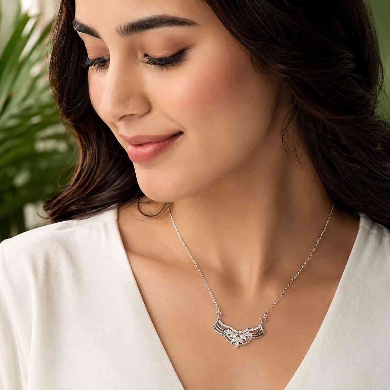 Crystal Curve Wing Chain