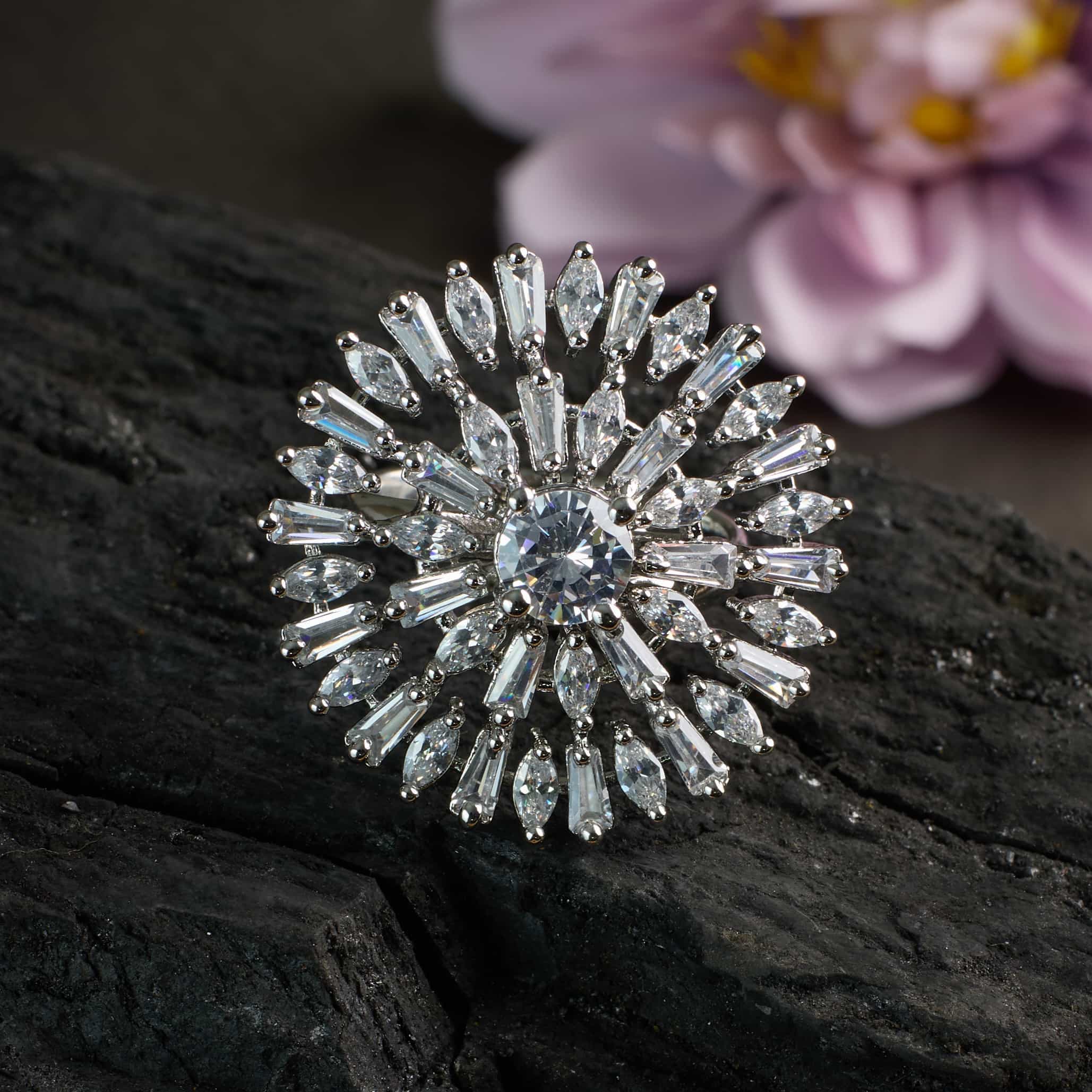 The Silver Geometric Daisy Ring