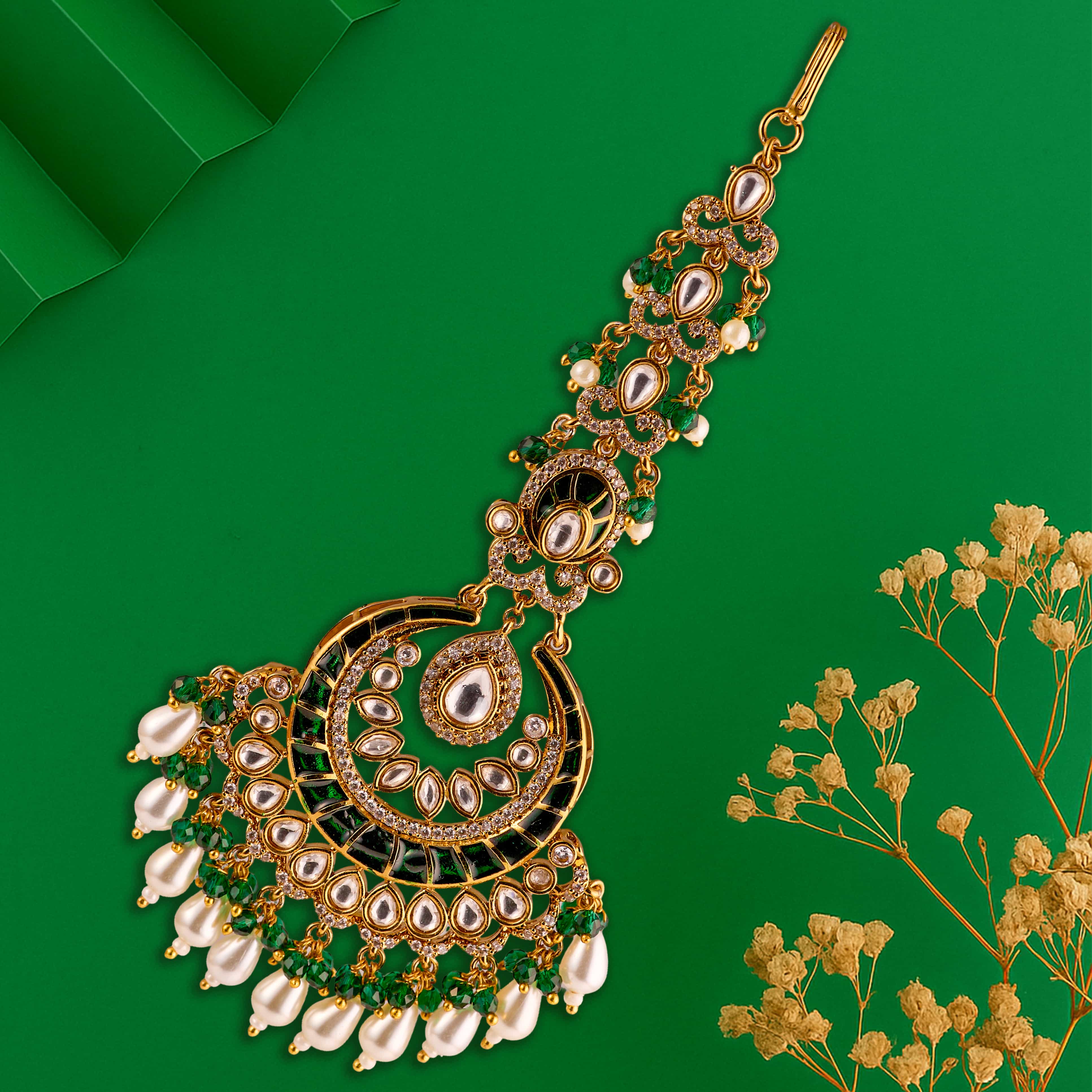The Noor-e-Nazaakat Bridal Kundan Maangtikka