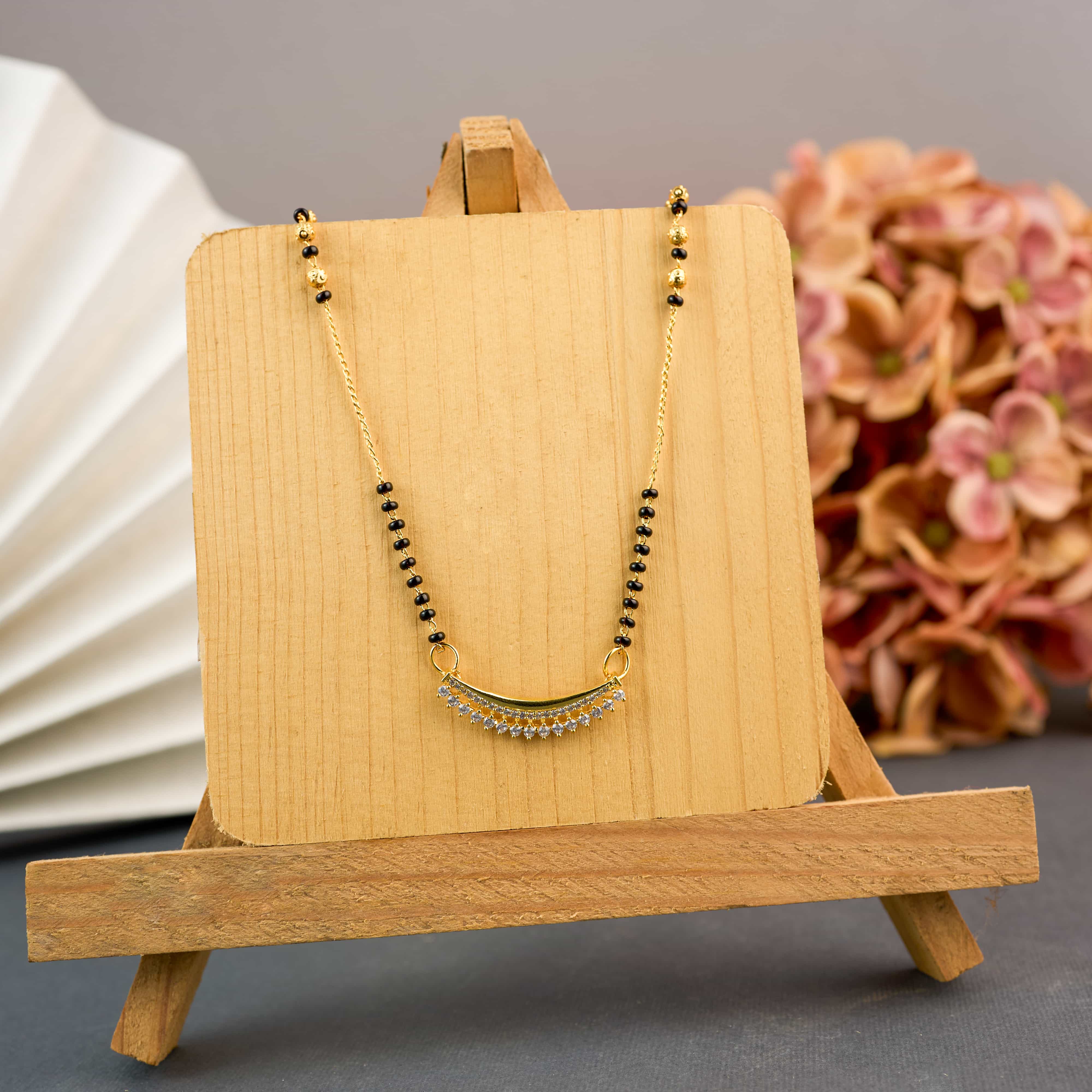 Nimoraa Gold Curved Sparkle Mangalsutra
